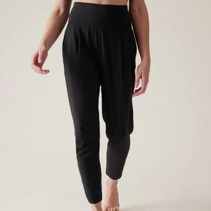 Athleta Black Elation Pant S